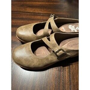 Baretraps Viola Shoes 11M Tan Brown Faux Leather Buckle Mary Jane Clogs Normcore